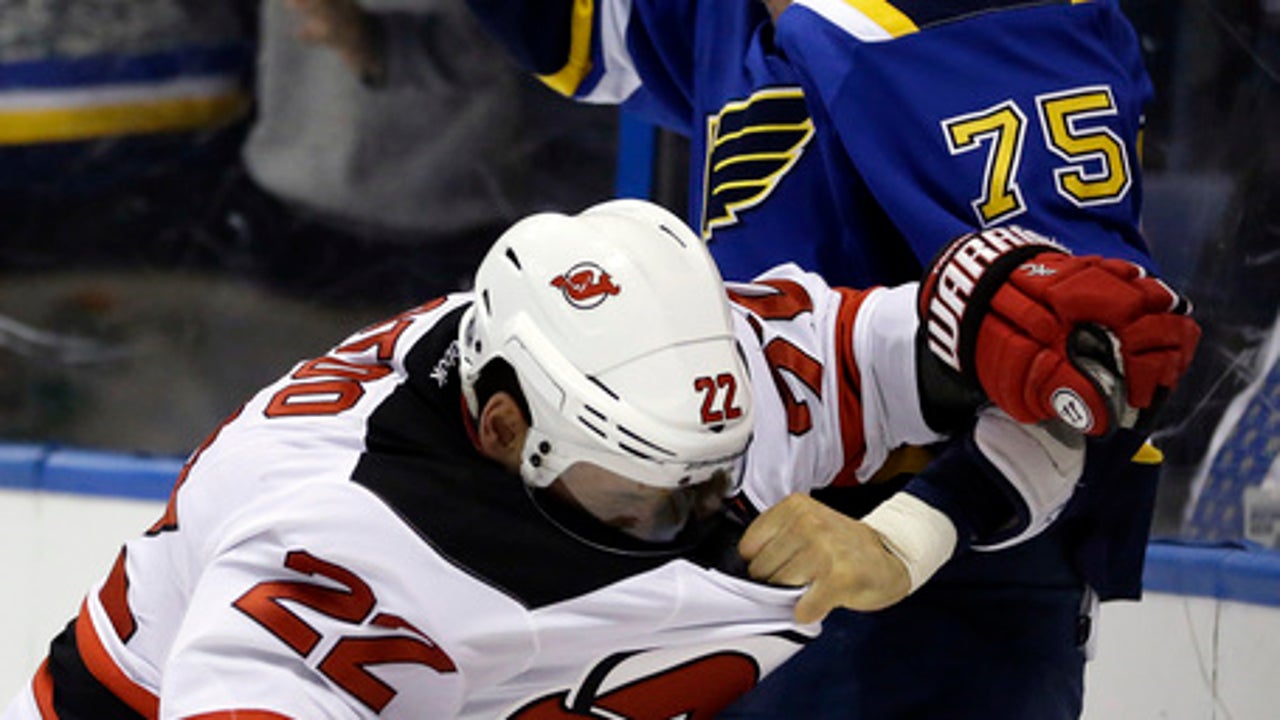 Berglund scores twice in Blues' 5-2 win over Devils
